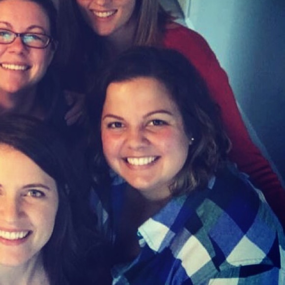 Meet your Posher, Laura - Picture 1 of 1